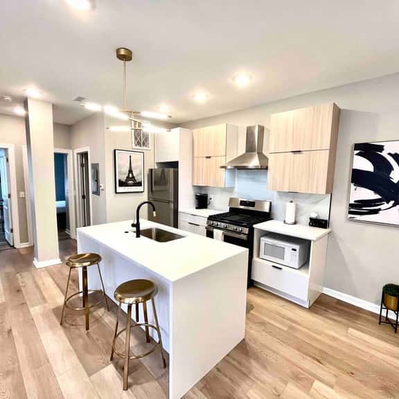 #7, Two bedroom, kitchen, beach across the street .. - Image 1