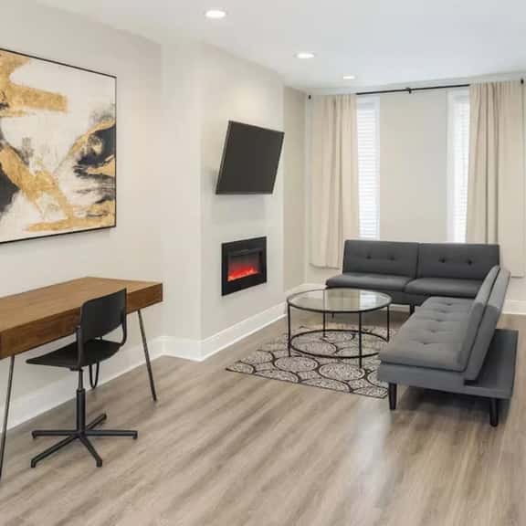 Point breeze, full house, 4 bedroom, backyard. - Image 1