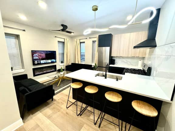 Beachblock 3bedroom, full kitchen, all new. 110 b1 - Image 2