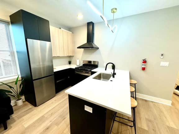 Beachblock 3bedroom, full kitchen, all new. 110 b1 - Image 4