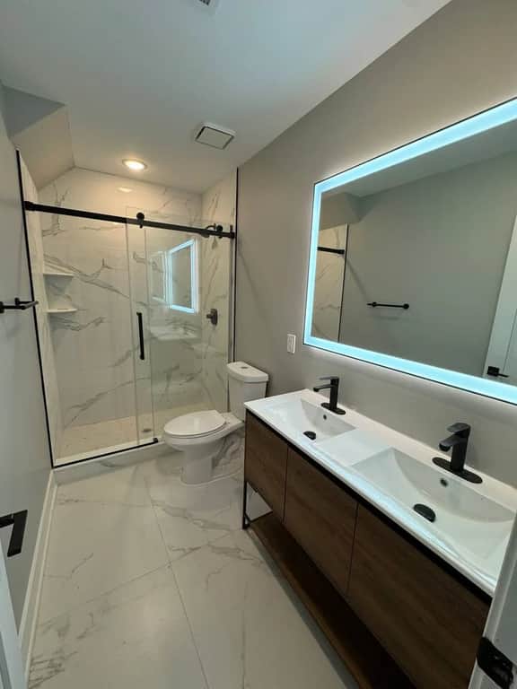 Rittenhouse 3 bedroom & backyard - Image 4