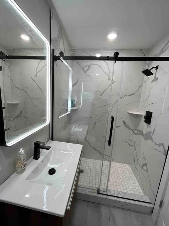 2 bedroom on Broad st close to Wells fargo unit4 - Image 3
