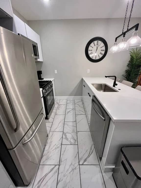 1 bedroom w/patio close to Wells Fargo arena - Image 3