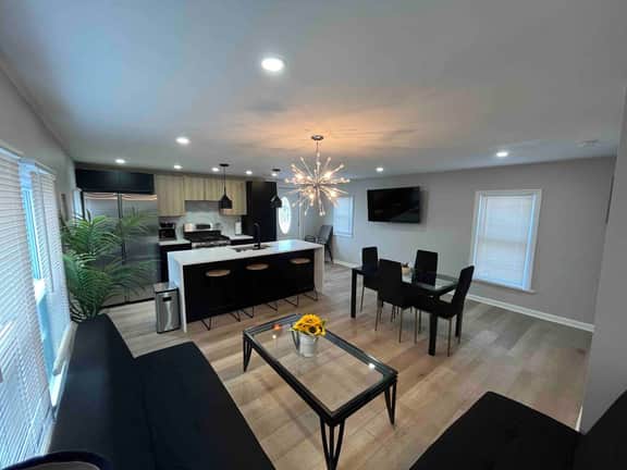 3 bedroom across from Tropicana, beach ,boardwalk. - Image 5