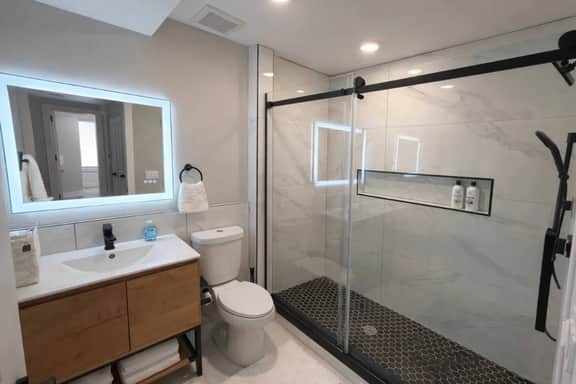 University city new construction modern 2 bedroom - Image 3