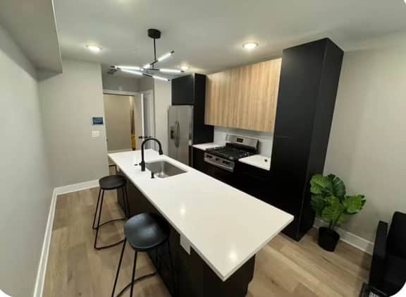 Rittenousr sq, two bedroom by level with deck #2 - Image 3