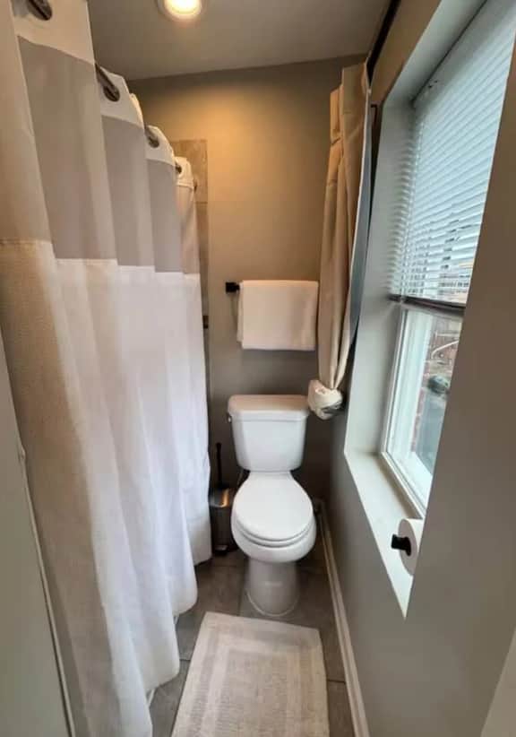 Cozy 1BR in University City Near Penn & Drexel #2 - Image 3