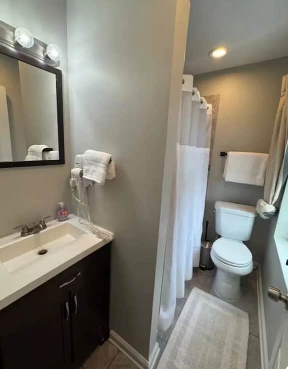 Cozy 1BR in University City Near Penn & Drexel #2 - Image 4