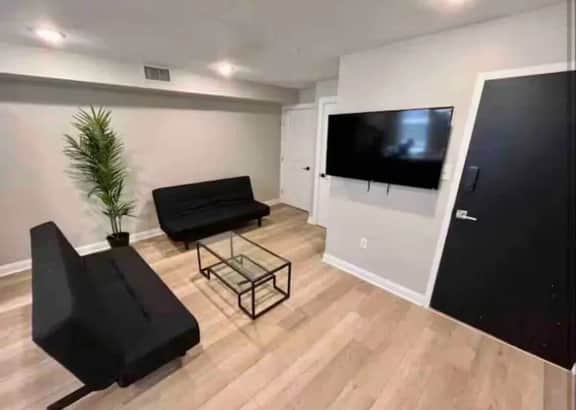 2 bedroom close to convention & city bi-level #1 - Image 5