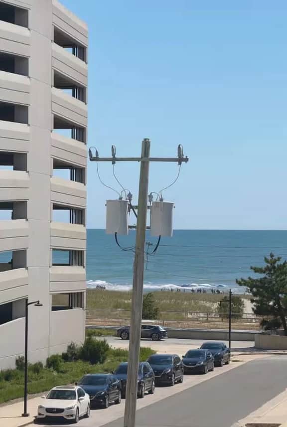 two bedroom one block of the beach with balcony. - Image 5