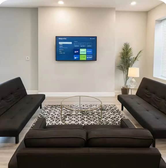 Four bedroom home in university city 3432 - Image 3