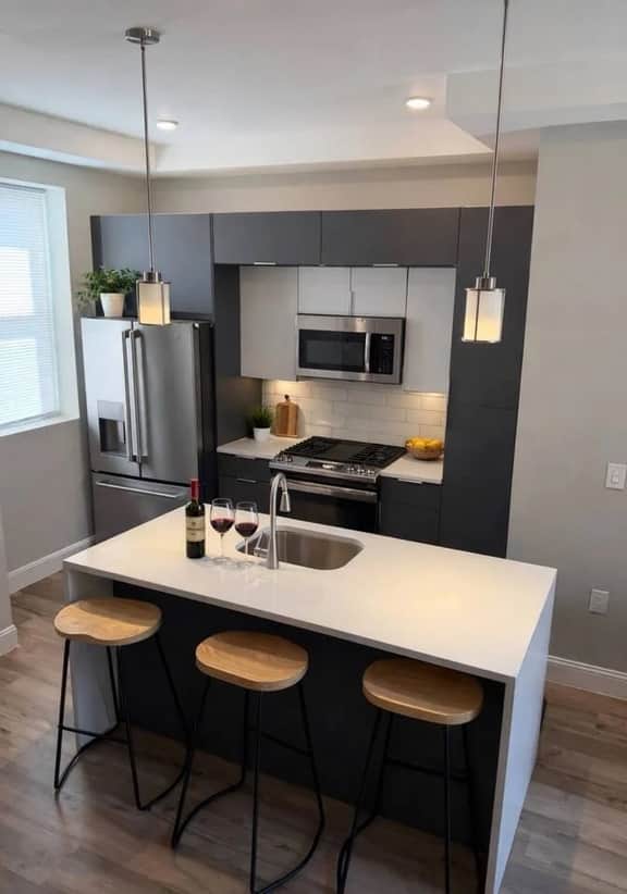 two bedroom w/rooftop close to convention center. - Image 5