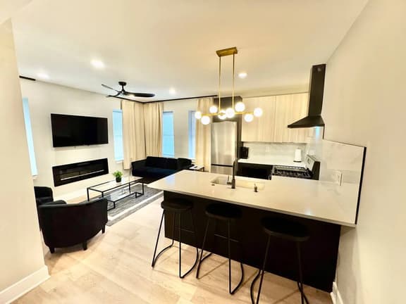 3 bedroom on Beach block,kitchen & Living Rm110 A1 - Image 1
