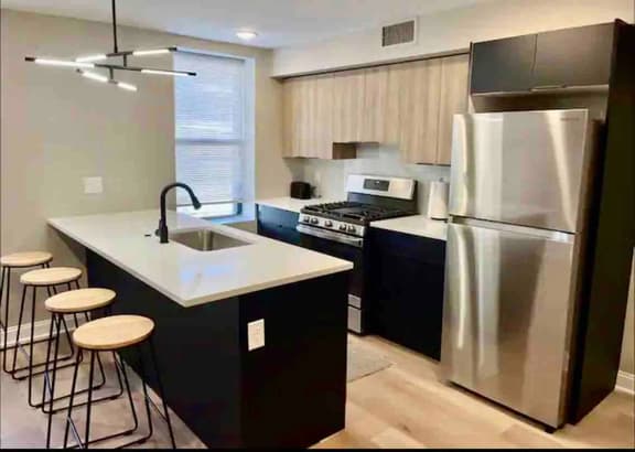 close to convention & centercity unit 4 - Image 1
