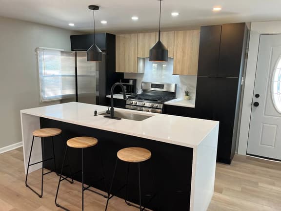 3 bedroom across from Tropicana, beach ,boardwalk. - Image 1