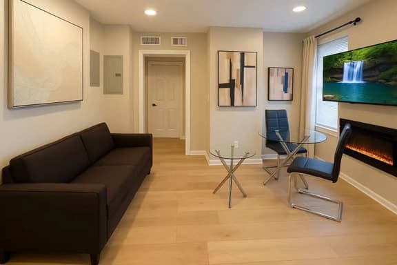 Cozy 1BR in University City Near Penn & Drexel #1 - Image 1