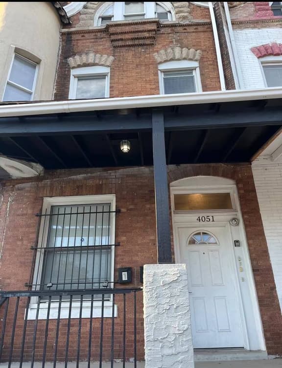 very large 5 bedroom apartment in university city - Image 1