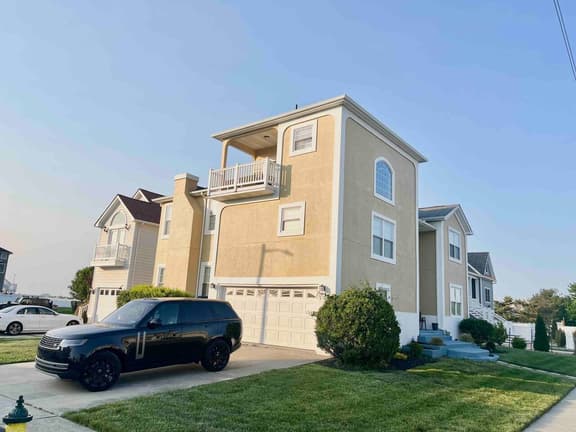 Big, newly renovated 6BR Bayview Home. - Image 1