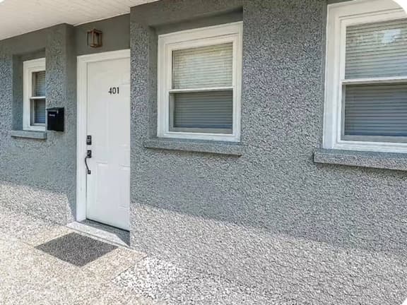 2 bedroom small house w/backyard 401 rear - Image 1
